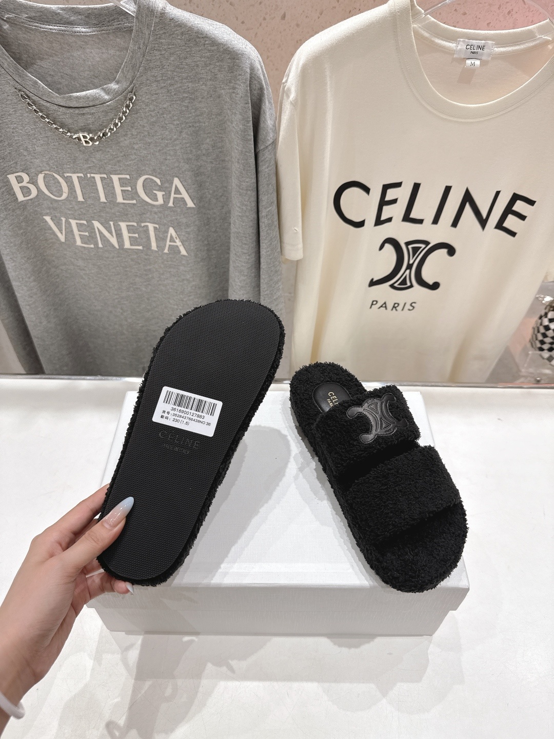 市场高版本 Celine/塞琳 2025ss新款居家保暖凯旋门毛毛拖鞋🐏🐏这一季的赛琳又让我重新爱了它一