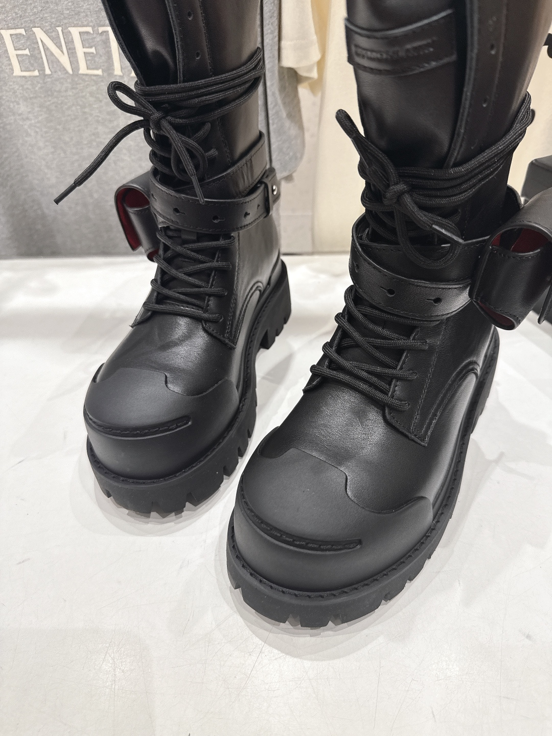 高版本出厂 🆕超🔥小众品牌DYMONLATRY 2025ss秋冬新款厚底工装靴马丁靴绑带中靴自带厚底增高