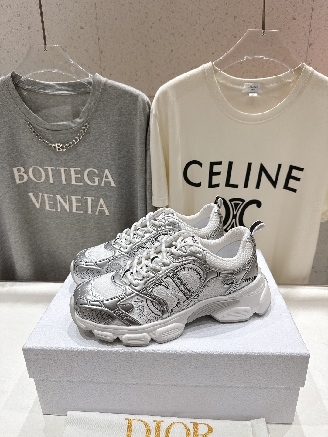 市场高版本 Dior*迪奥D家2025ss秋冬新款厚底休闲运动鞋老爹鞋，融入d家高定精神诠释经典跑鞋！原