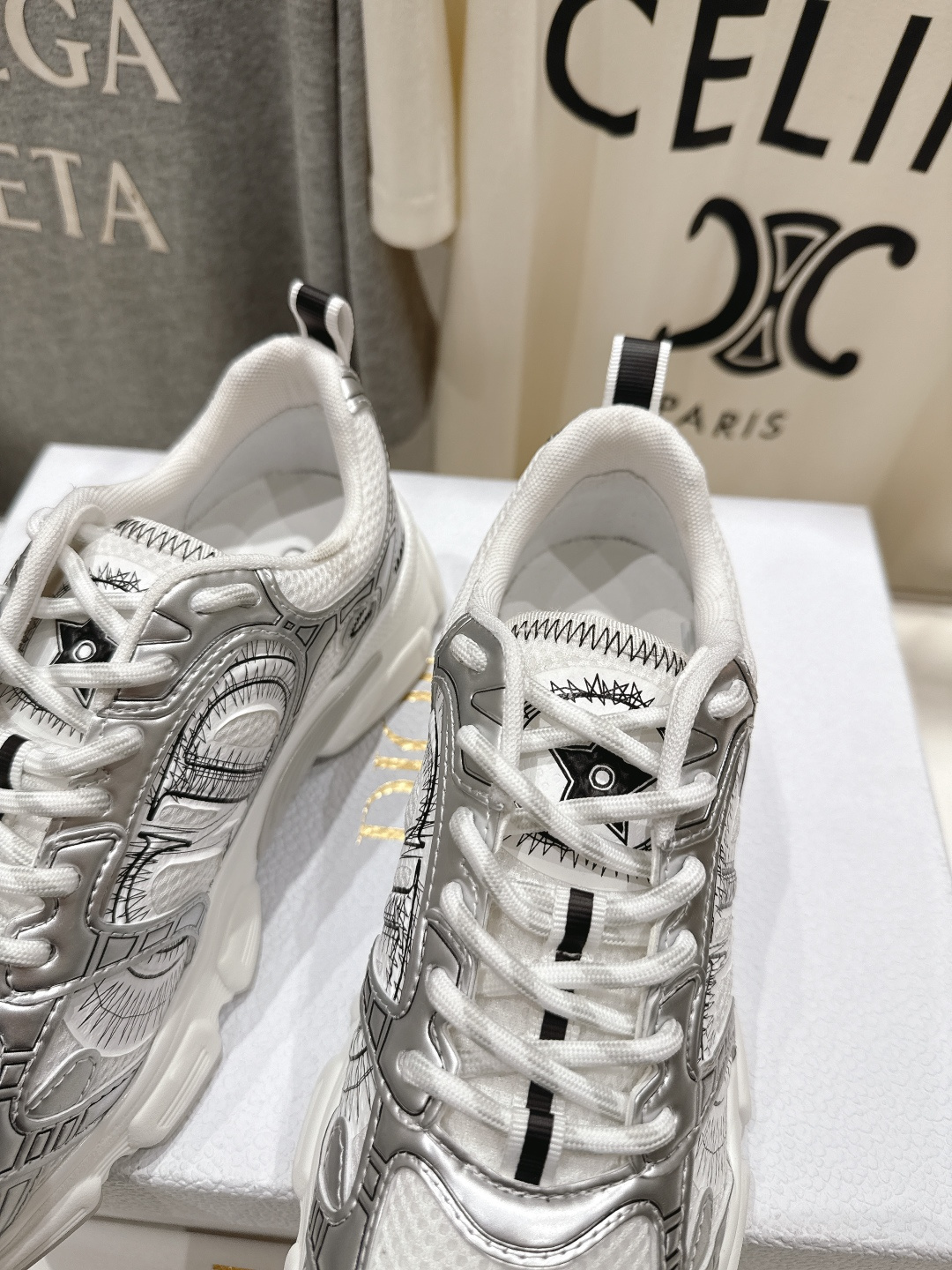 市场高版本 Dior*迪奥D家2025ss秋冬新款厚底休闲运动鞋老爹鞋，融入d家高定精神诠释经典跑鞋！原