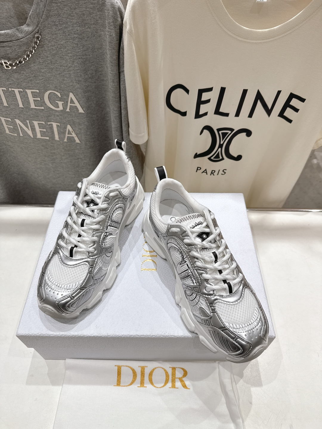 市场高版本 Dior*迪奥D家2025ss秋冬新款厚底休闲运动鞋老爹鞋，融入d家高定精神诠释经典跑鞋！原