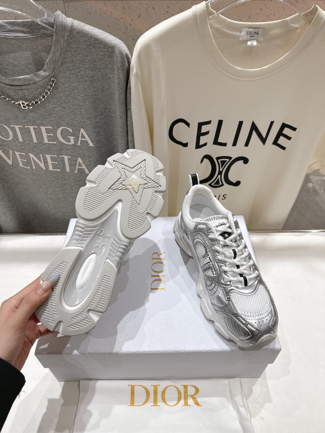 市场高版本 Dior*迪奥D家2025ss秋冬新款厚底休闲运动鞋老爹鞋，融入d家高定精神诠释经典跑鞋！原