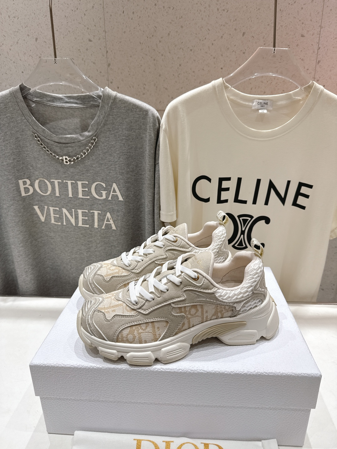 市场高版本 Dior*迪奥D家2025ss秋冬新款厚底休闲运动鞋老爹鞋，融入d家高定精神诠释经典跑鞋！原