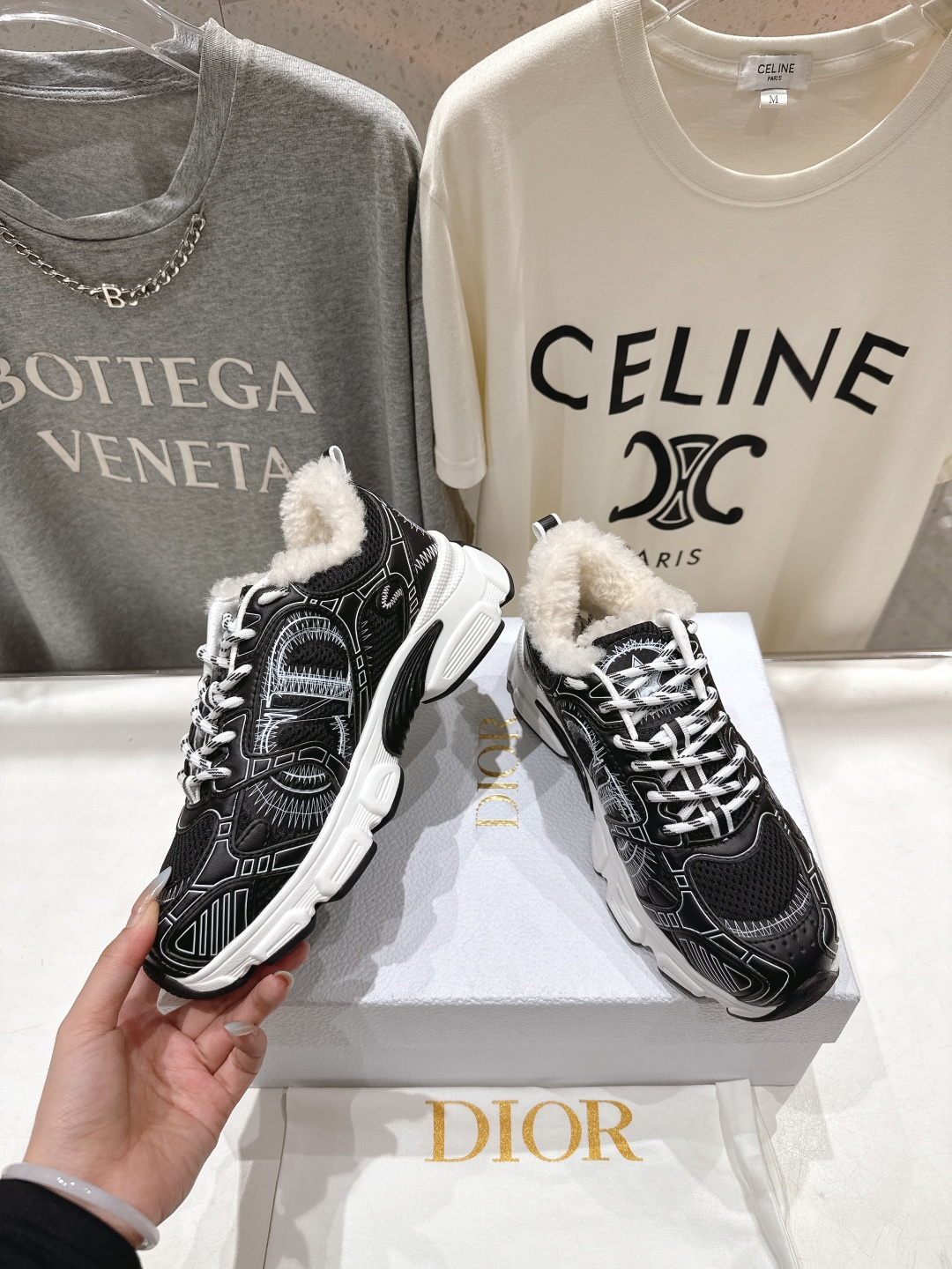 市场高版本 毛里 Dior*迪奥D家2025ss秋冬新款厚底羊毛里休闲运动鞋老爹鞋，融入d家高定精神诠释