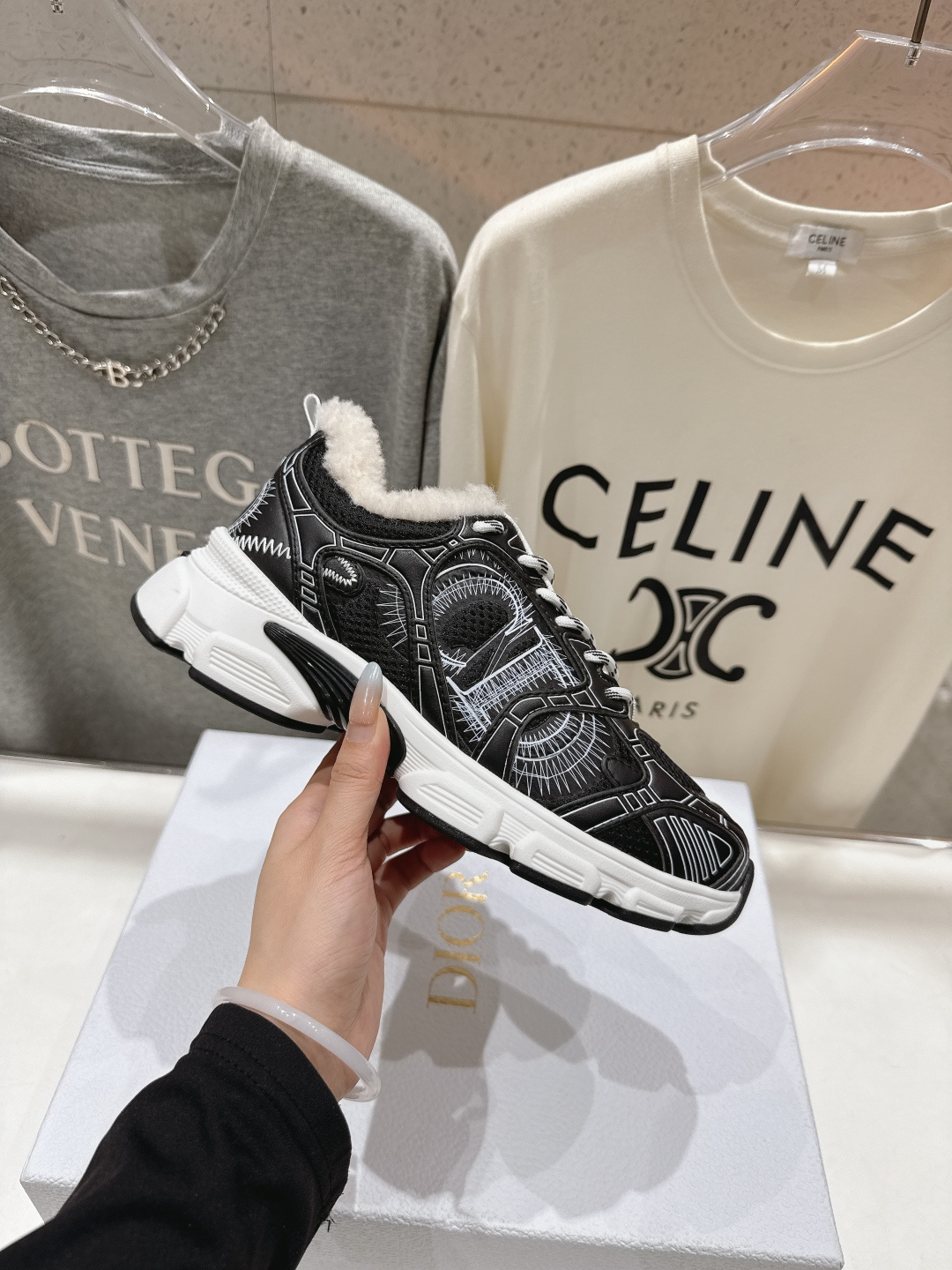 市场高版本 毛里 Dior*迪奥D家2025ss秋冬新款厚底羊毛里休闲运动鞋老爹鞋，融入d家高定精神诠释