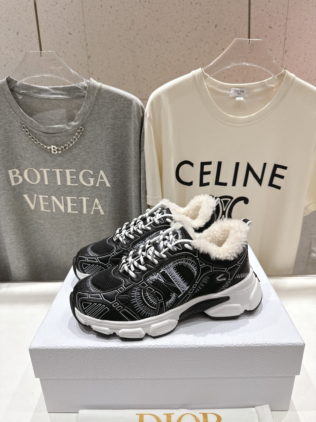 市场高版本 毛里 Dior*迪奥D家2025ss秋冬新款厚底羊毛里休闲运动鞋老爹鞋，融入d家高定精神诠释