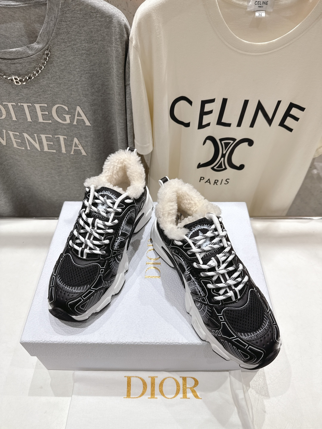 市场高版本 毛里 Dior*迪奥D家2025ss秋冬新款厚底羊毛里休闲运动鞋老爹鞋，融入d家高定精神诠释