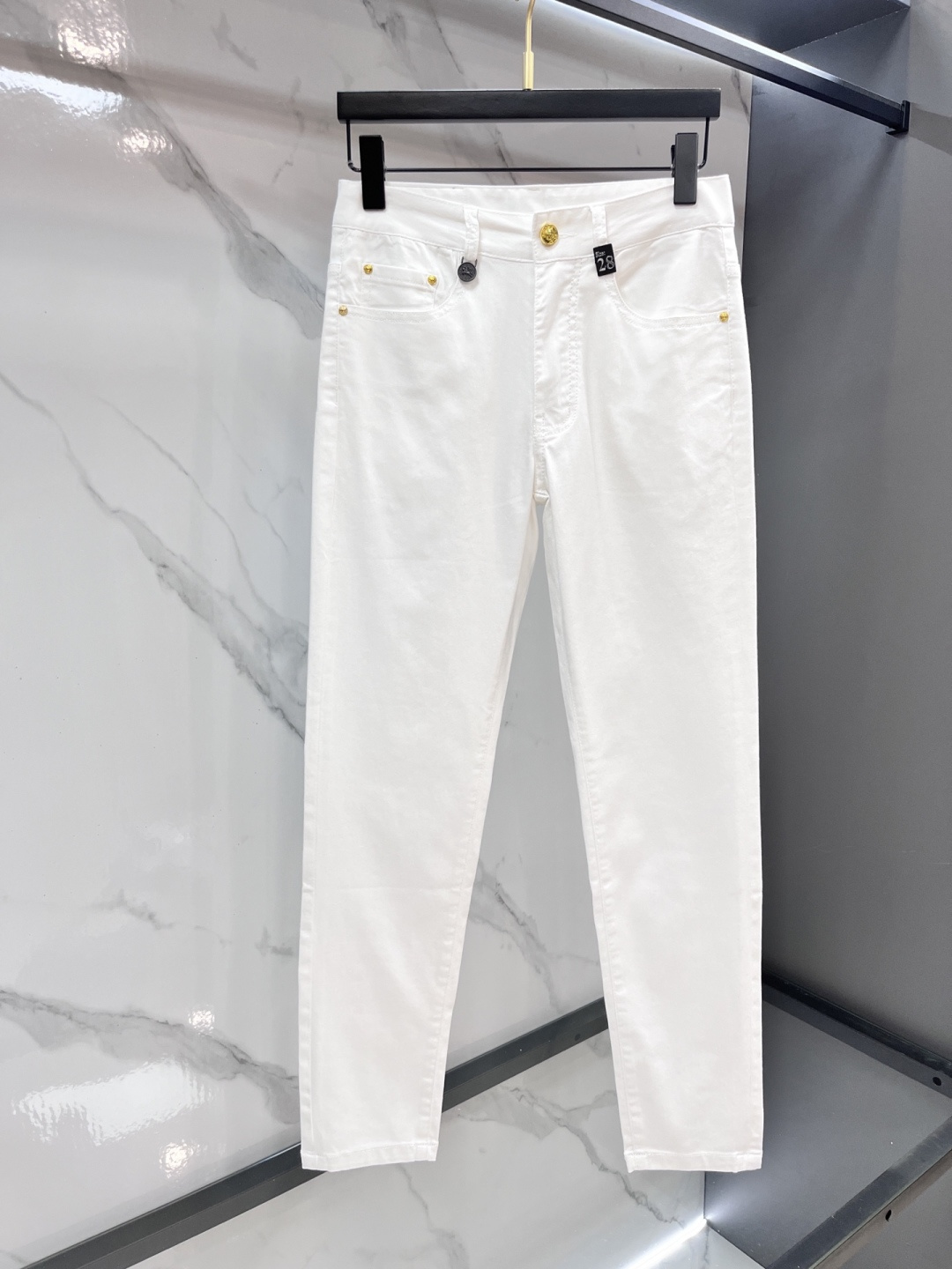 巴宝莉 2026SS 秋冬新品重工休闲牛仔裤👖，进口优质水洗弹力面料，上身舒适透气有弹力，客供五金辅料装