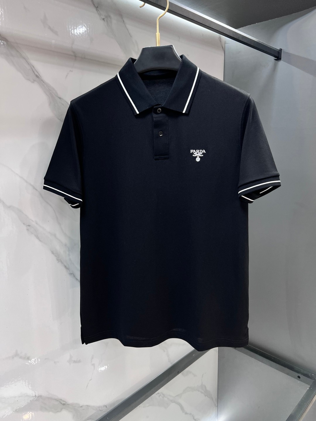 普拉达 2026ss夏季专柜新款男士翻领Polo衫！高端男装的天花板级别的商务男款！简约时尚大气不失优雅