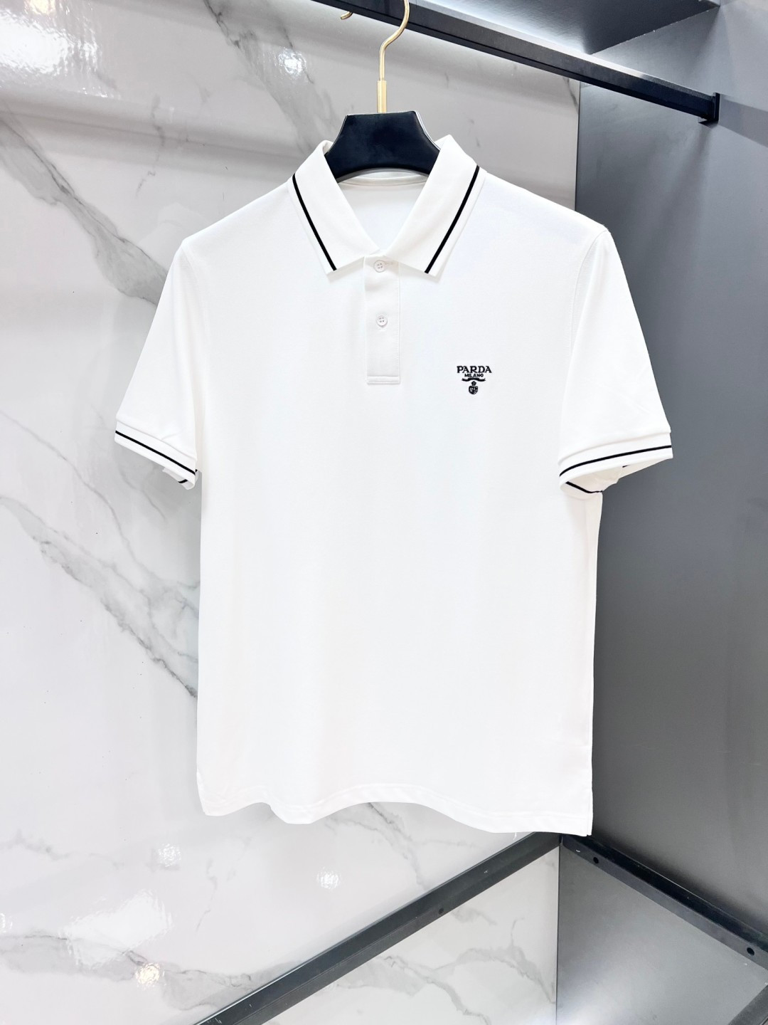 普拉达 2026ss夏季专柜新款男士翻领Polo衫！高端男装的天花板级别的商务男款！简约时尚大气不失优雅