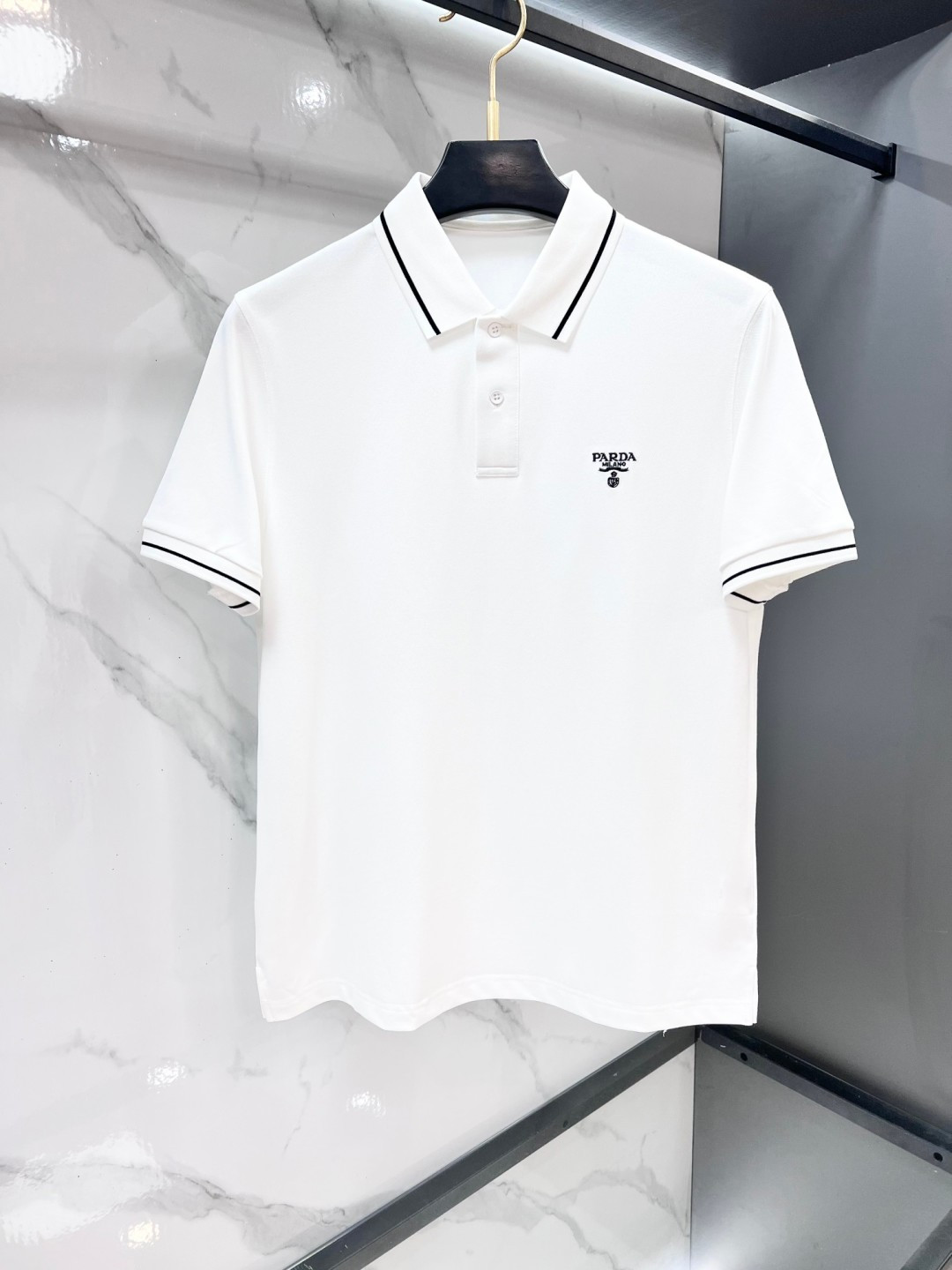 普拉达 2026ss夏季专柜新款男士翻领Polo衫！高端男装的天花板级别的商务男款！简约时尚大气不失优雅