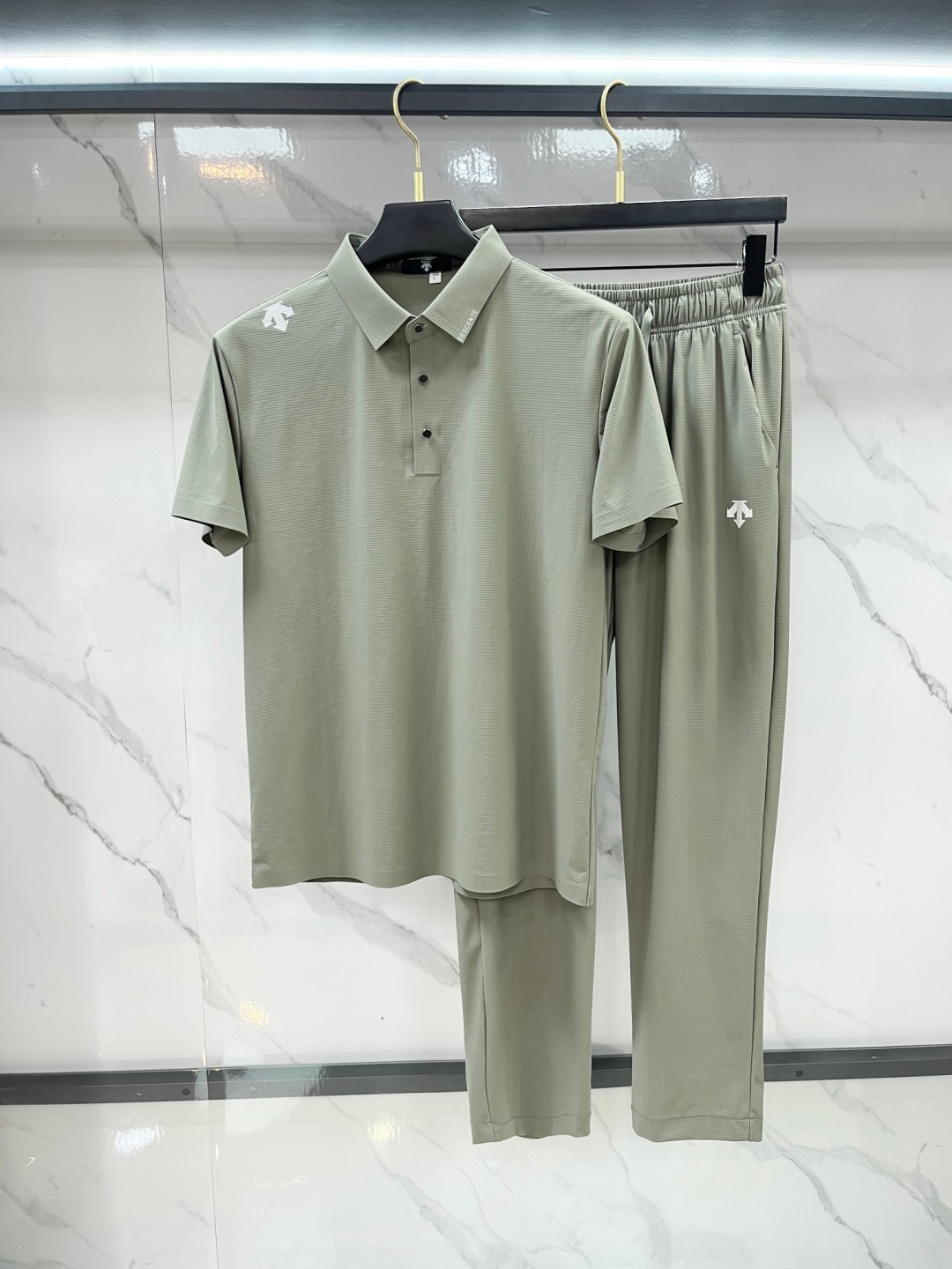 迪桑特 专柜新款套装 男士翻领Polo衫短袖 柜台同步发售  简洁时尚百搭 高端品质 胸前品牌logo设