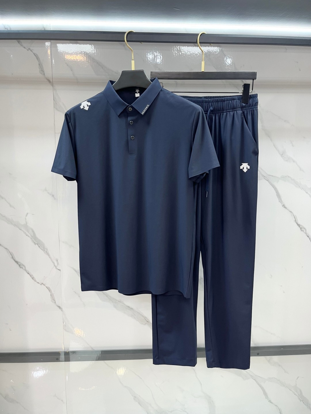 迪桑特 专柜新款套装 男士翻领Polo衫短袖 柜台同步发售  简洁时尚百搭 高端品质 胸前品牌logo设