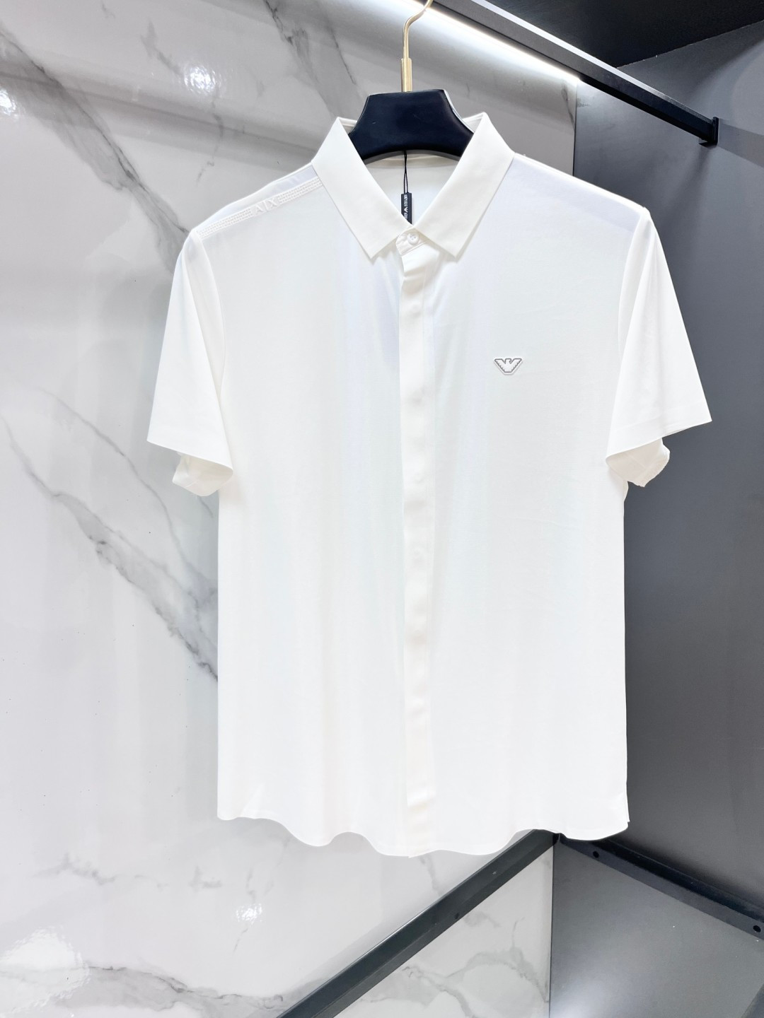 阿玛尼 2026ss新款翻领短袖衬衫，定制顶级冰爽锦氨无痕衬衫🔥！重工艺设计，时尚大牌元素logo点缀，