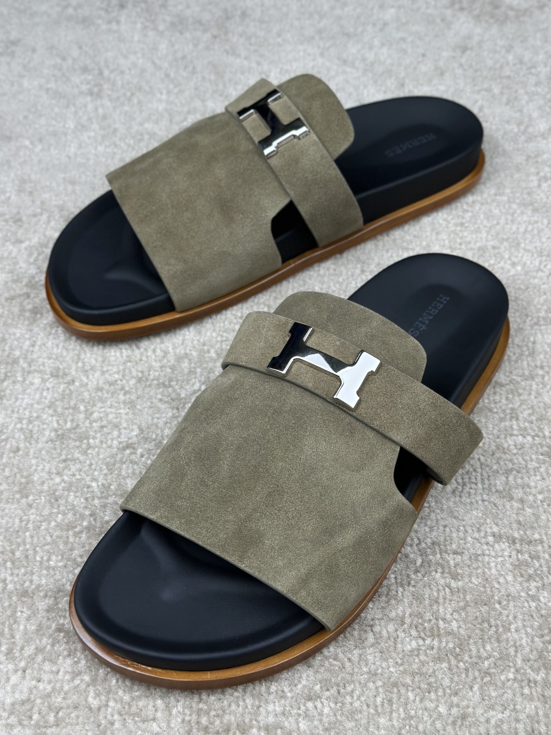 Hermès Sandal: Leather Upper, Iconic 'H' Cutout, Comfortable Slide – Sizes 38-47 5 cmp i1741973880171 8155 0 3