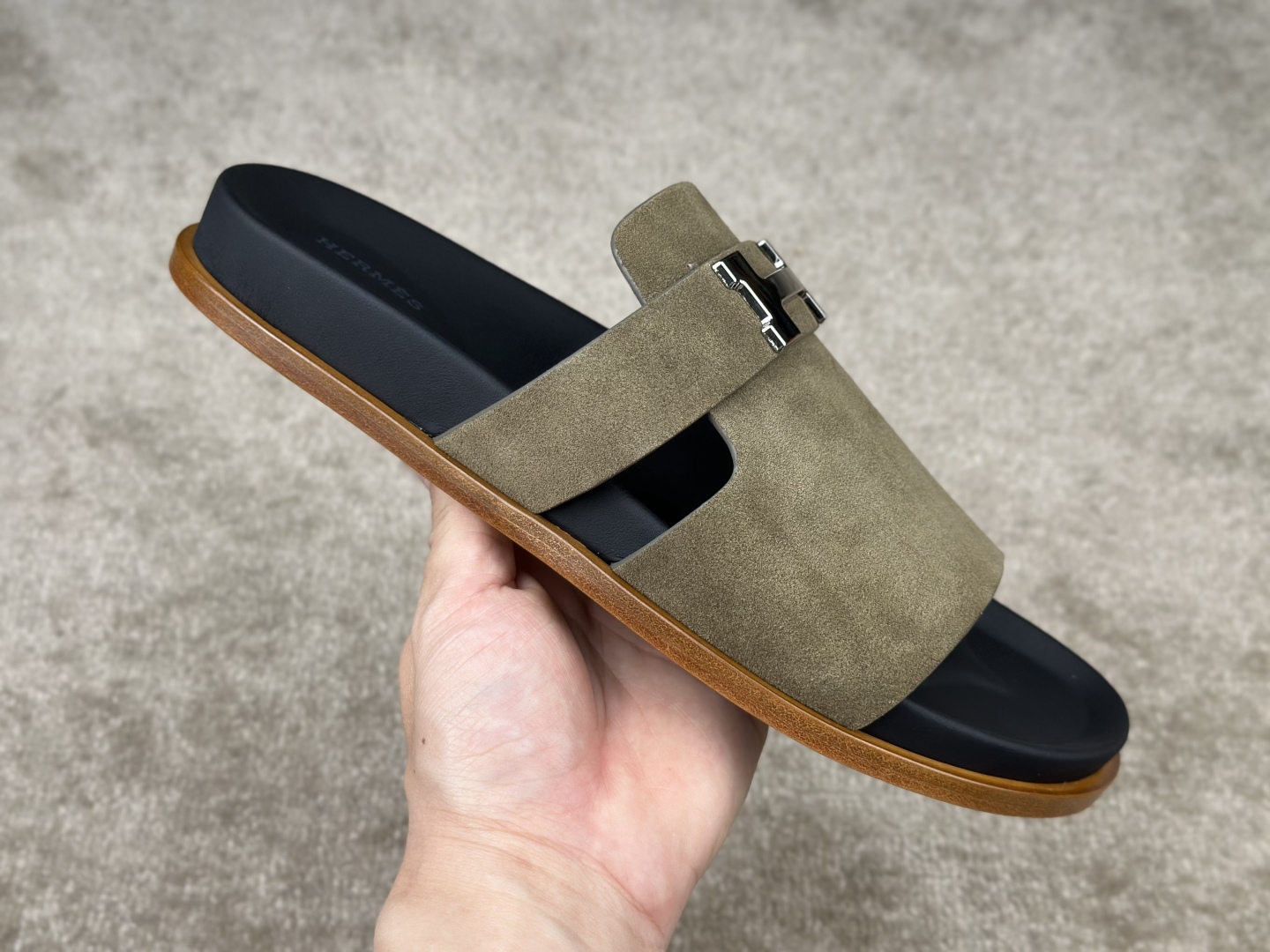 Hermès Sandal: Leather Upper, Iconic 'H' Cutout, Comfortable Slide – Sizes 38-47 8 cmp i1741973884764 1400 0 6