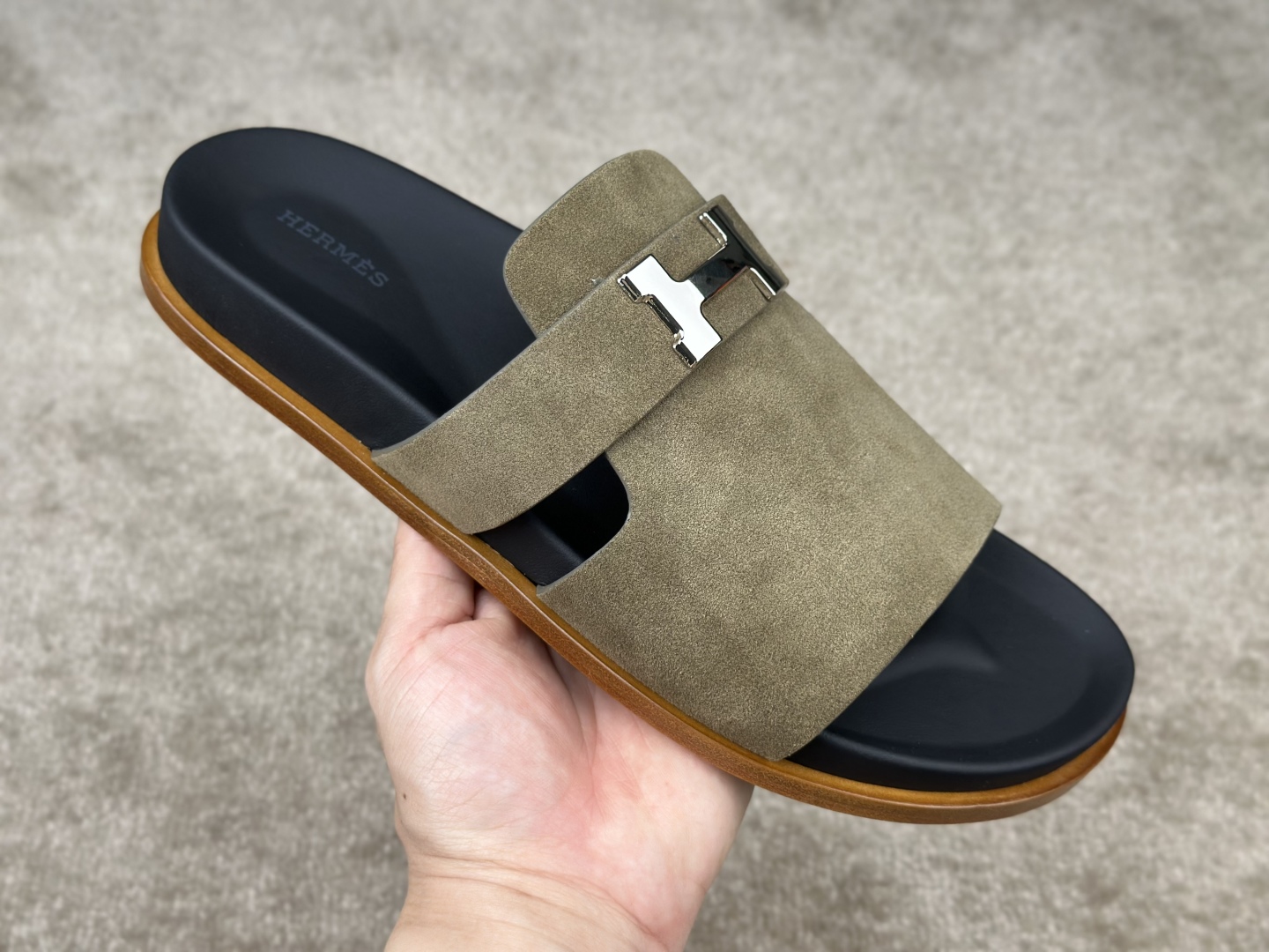 Hermès Sandal: Leather Upper, Iconic 'H' Cutout, Comfortable Slide – Sizes 38-47 7 cmp i1741973884797 5463 0 5