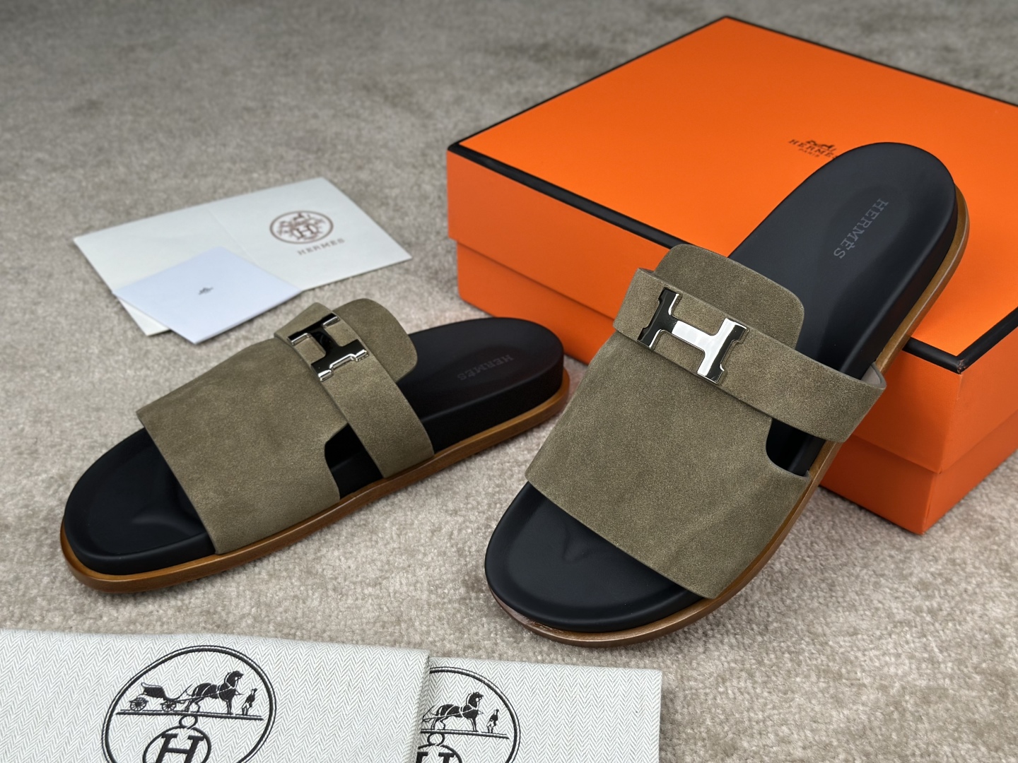Hermès Sandal: Leather Upper, Iconic 'H' Cutout, Comfortable Slide – Sizes 38-47 4 cmp i1741973884802 912 0 2