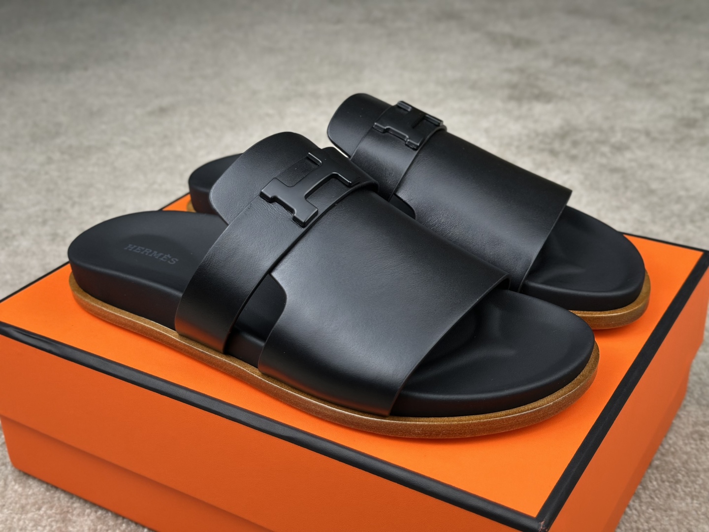 Hermès Leather Sandals - New Arrivals: Top Quality, Sizes 38-47 2 cmp i1741973913956 7077 0 2