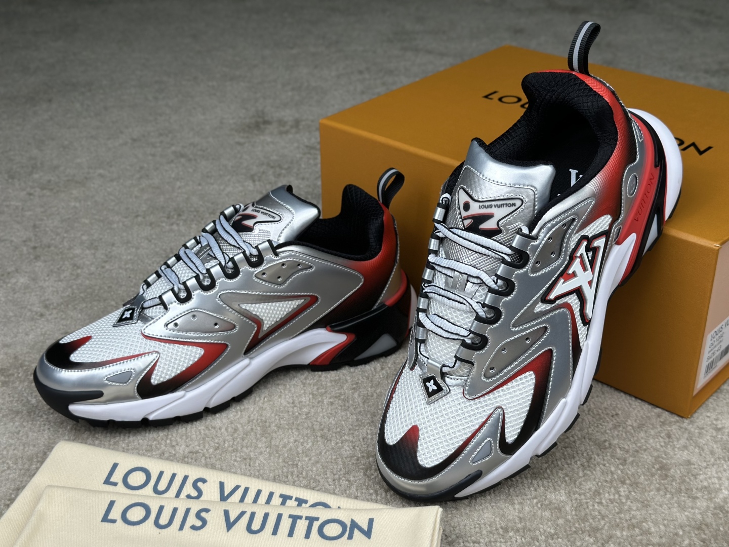 Louis Vuitton Runner Tatic Sneaker Top Quality Size 38--46 4 cmp i1742064748213 4594 0 2