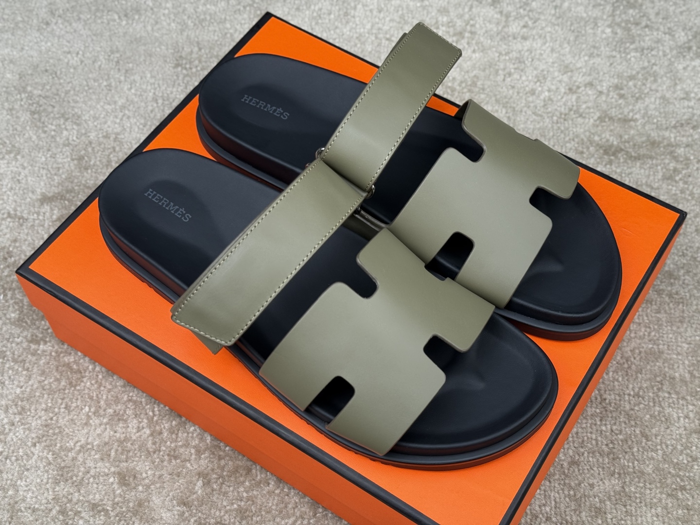 Hermès Chypre Sandal | Top Layer Cowhide | Full Packaging | Size 36-47 2 cmp i1746555162343 9520 0 1