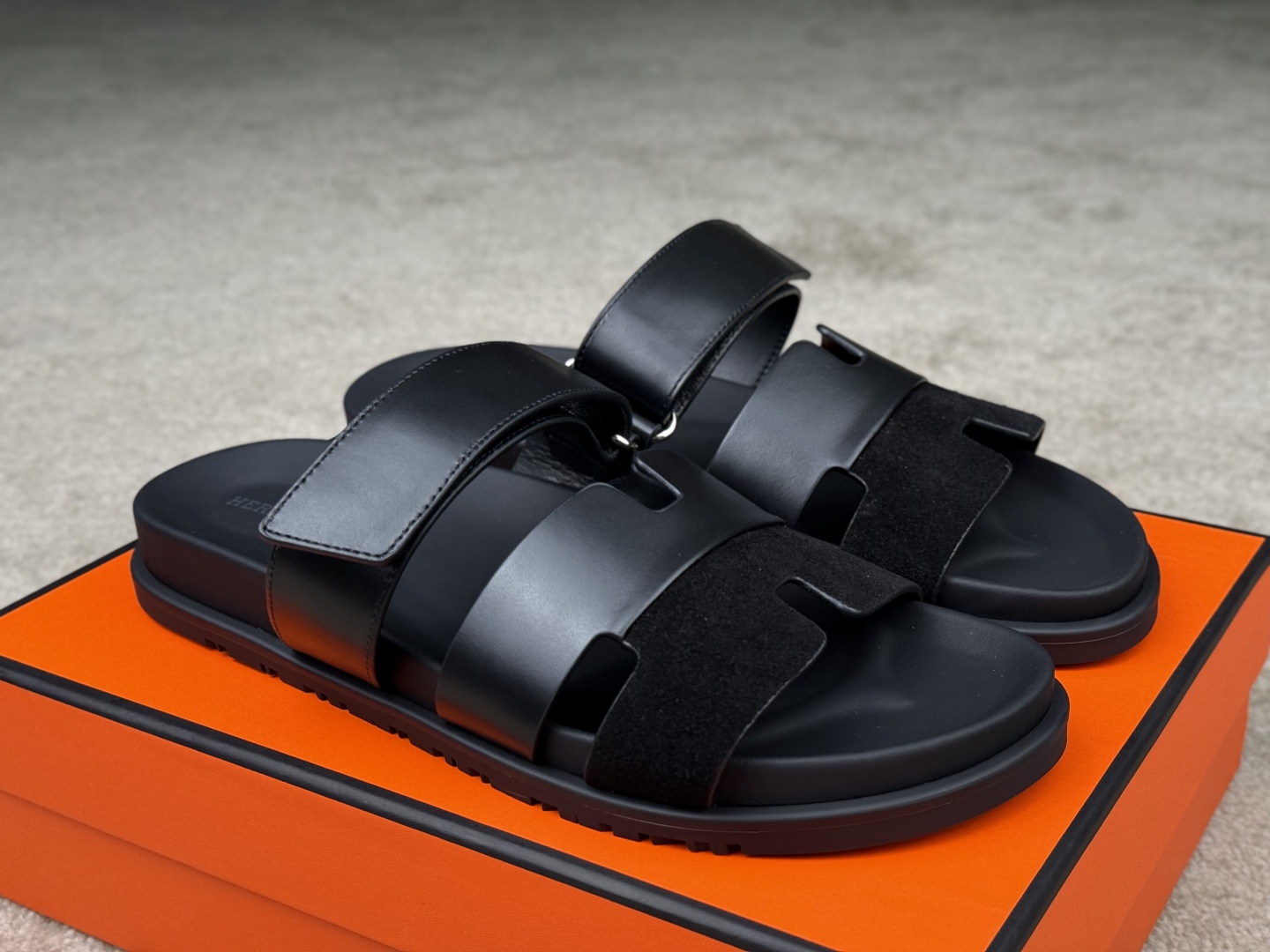 Hermes Chypre Sandal Top Layer Cowhide Leather Adjustable Strap - Black 2 cmp i1746555211359 5792 0 0