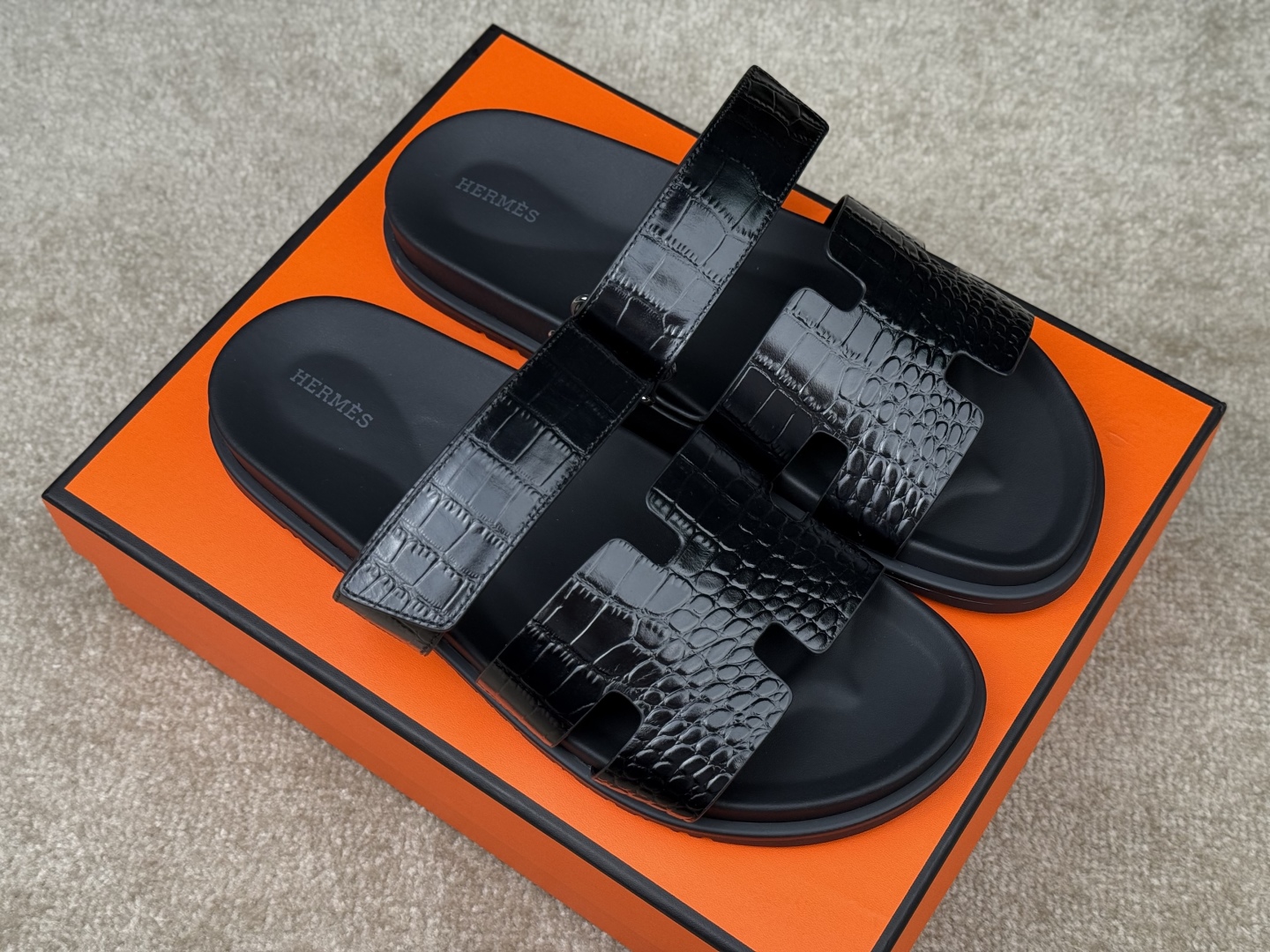 Hermès Chypre Sandal: Black Leather, Adjustable Straps, and Comfortable Fit 3 cmp i1746555280590 9367 0 1