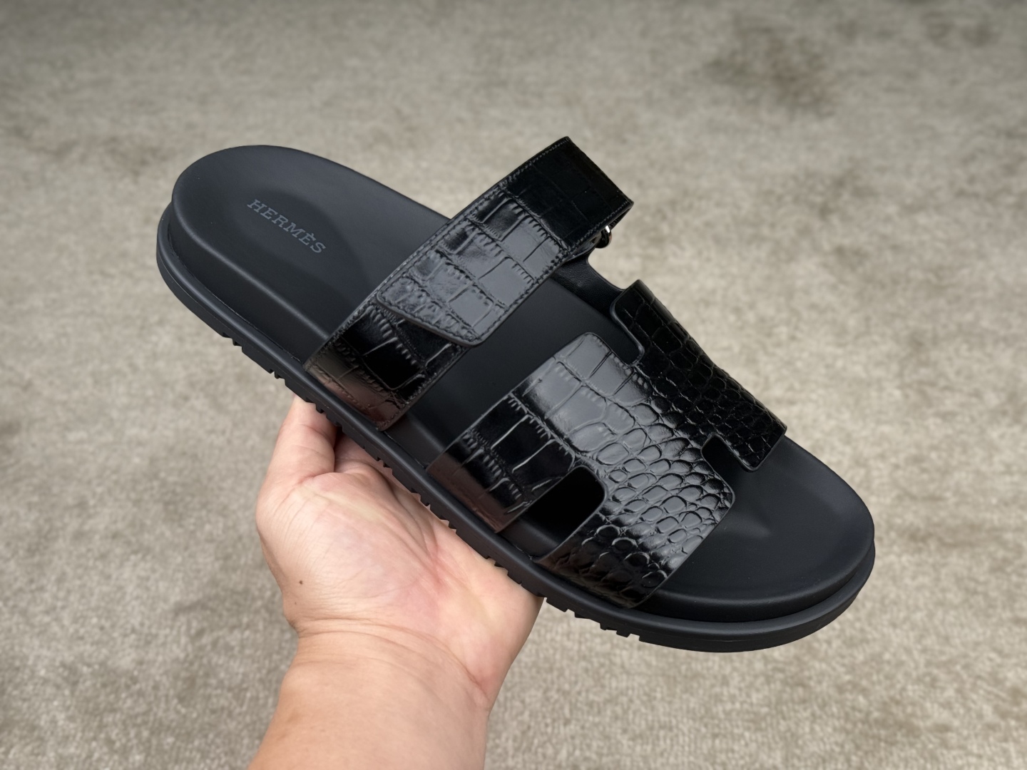 Hermès Chypre Sandal: Black Leather, Adjustable Straps, and Comfortable Fit 6 cmp i1746555280598 3612 0 4