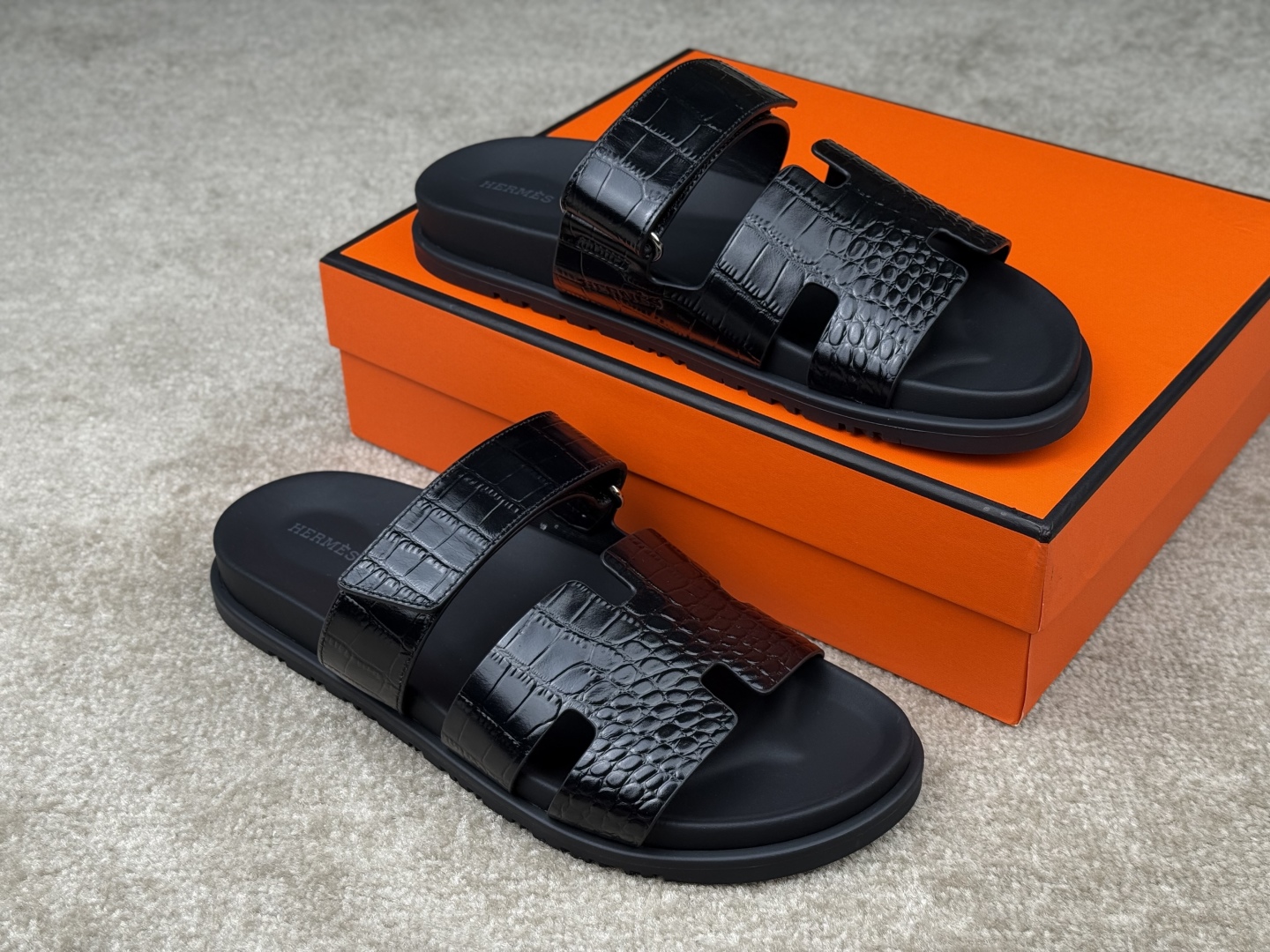Hermès Chypre Sandal: Black Leather, Adjustable Straps, and Comfortable Fit 4 cmp i1746555280615 5549 0 2