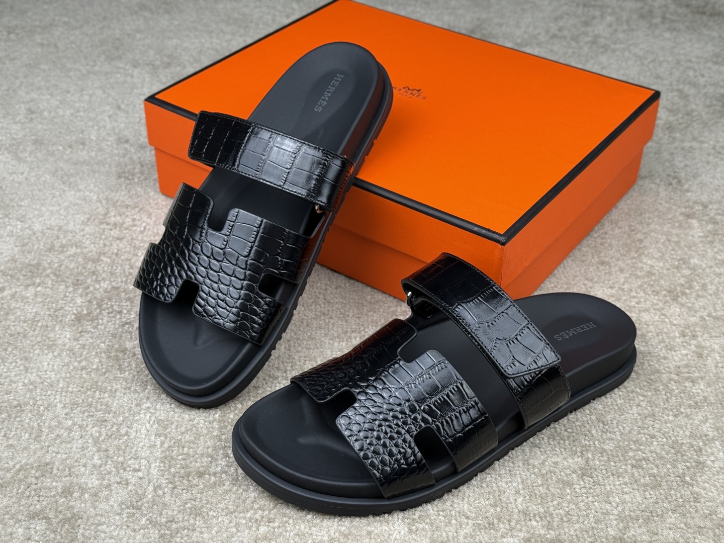 Hermès Chypre Sandal: Black Leather, Adjustable Straps, and Comfortable Fit 5 cmp i1746555280622 7419 0 3
