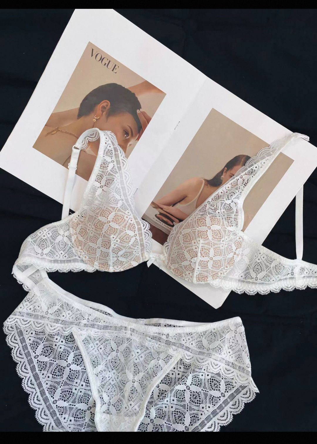 Ensemble de Lingerie Fine en Dentelle Blanche - Confort et Élégance Assurés