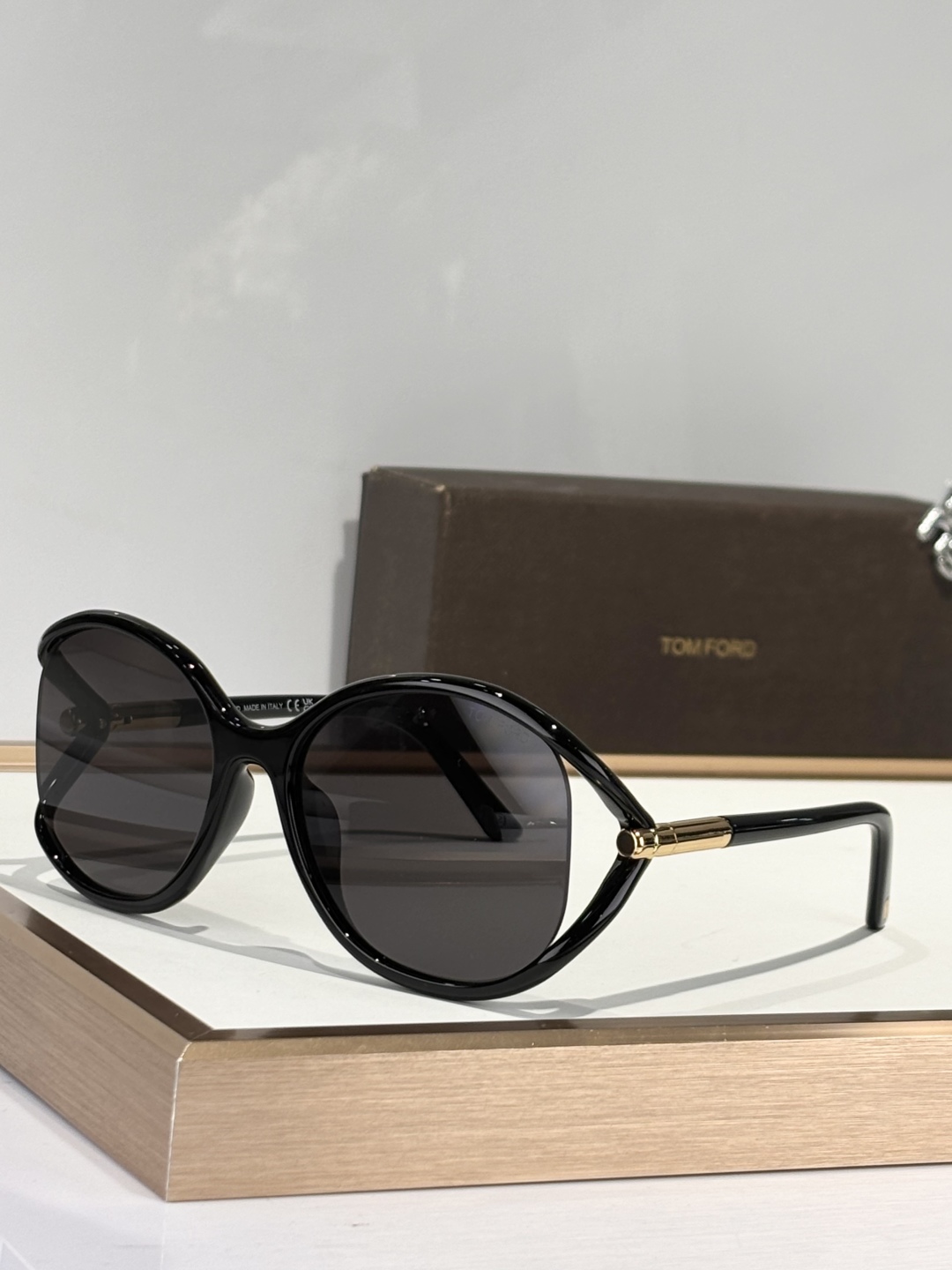  ￼ TOMFORD 
MOD MELODY FT1090
𝑻𝒐𝒎𝒇𝒐𝒓𝒅
Size59-18-120
