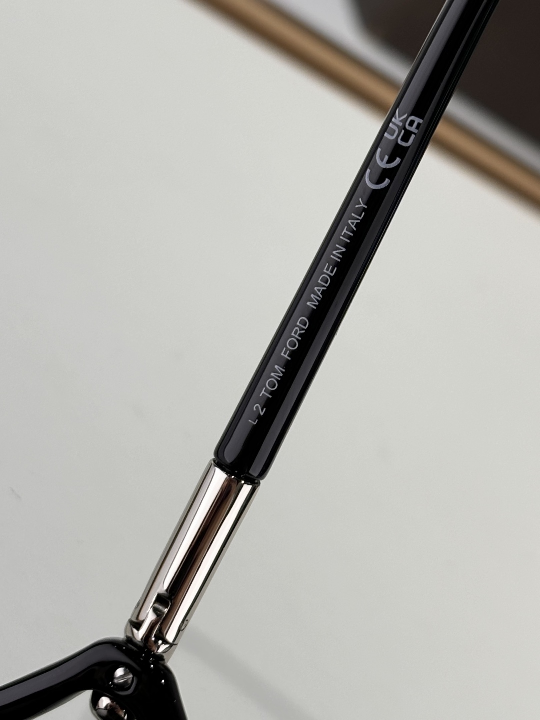  ￼ TOMFORD 
MOD MELODY FT1090
𝑻𝒐𝒎𝒇𝒐𝒓𝒅
Size59-18-120

