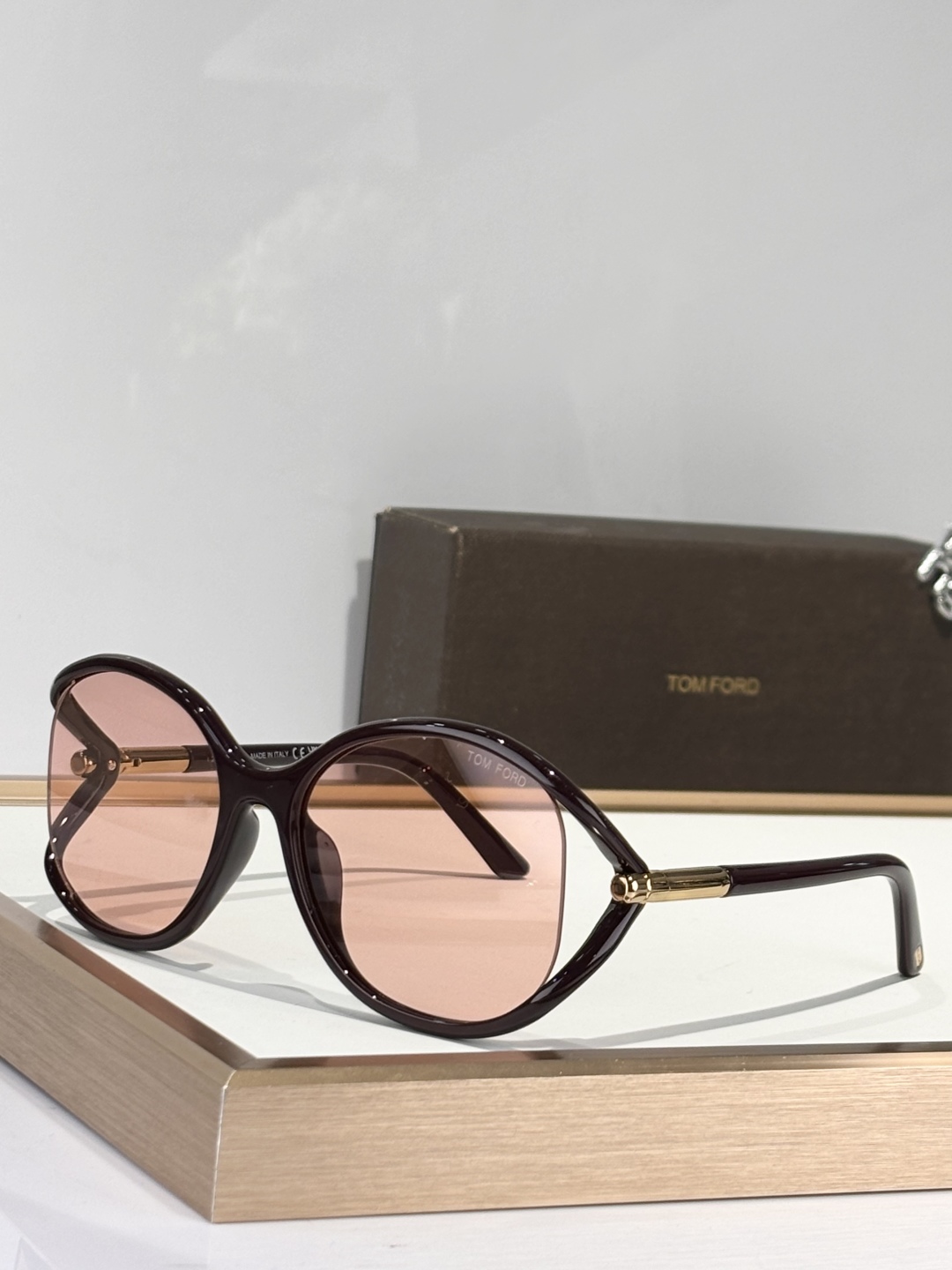  ￼ TOMFORD 
MOD MELODY FT1090
𝑻𝒐𝒎𝒇𝒐𝒓𝒅
Size59-18-120
