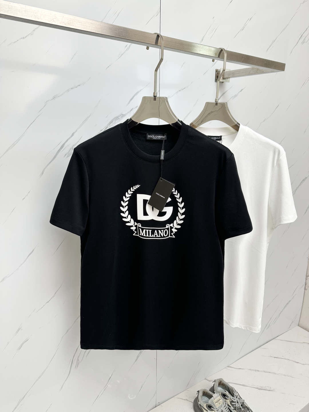 NO:133157,High-end quality 25SS autumn and winter new product base short sleeves, high quality, moderate thickness, high comfort, MP washable and durable, autumn items, good winter base products, must be spare for two pieces. Special recommendations from relatives and friends, gifts are also the best choice!  Code number M-3XL, T-shirt,alexander wang19860909高端品质 25SS秋冬新品打底短袖 质量杠杠的 厚度弹性适中 舒适性高 MP耐洗耐穿 秋季单品 冬季打底佳品 务必人手两件备用 亲戚好友特别推荐款 送礼也是最佳选择！ 码数M—3XL,,T-shirt,alexander wang,Men's clothing