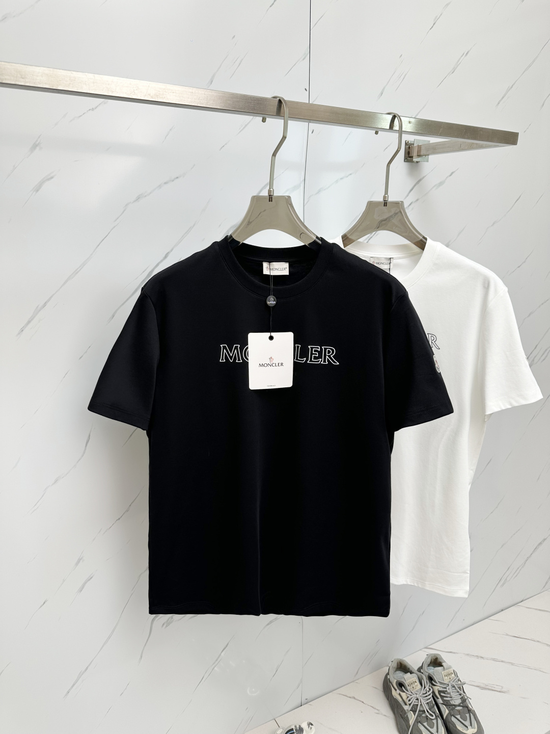 NO:503408,High-end quality 25 SS autumn and winter new products with short sleeves, high quality, moderate thickness, high comfort, MP washable and durable, autumn items, good winter base products, must be spare for two pieces. Special recommendations from relatives and friends, gifts are also the best choice!  Code number M-3XL, T-shirt,alexander wang19860909高端品质 25 SS秋冬新品打底短袖 质量杠杠的 厚度弹性适中 舒适性高 MP耐洗耐穿 秋季单品 冬季打底佳品 务必人手两件备用 亲戚好友特别推荐款 送礼也是最佳选择！ 码数M—3XL,,T-shirt,alexander wang,Men's clothing