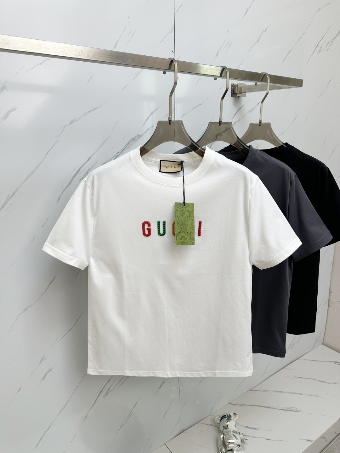 NO:136383,GUCCI GC 25SS early spring new style, classic letter logo wow rubber thick board short sleeves, light luxuryism, essential items for men and women's daily commuting outfits Correct version Welcome to compare code S-2XL, gucci, T-shirt, alexander wang19860909GUCCI GC 25SS早春新款 经典字母logo哇胶厚板短袖 轻奢主义 男女日常通勤穿搭必备单品 正确版本 欢迎对比 码数S-2XL,,gucci,T-shirt,alexander wang,Men's clothing