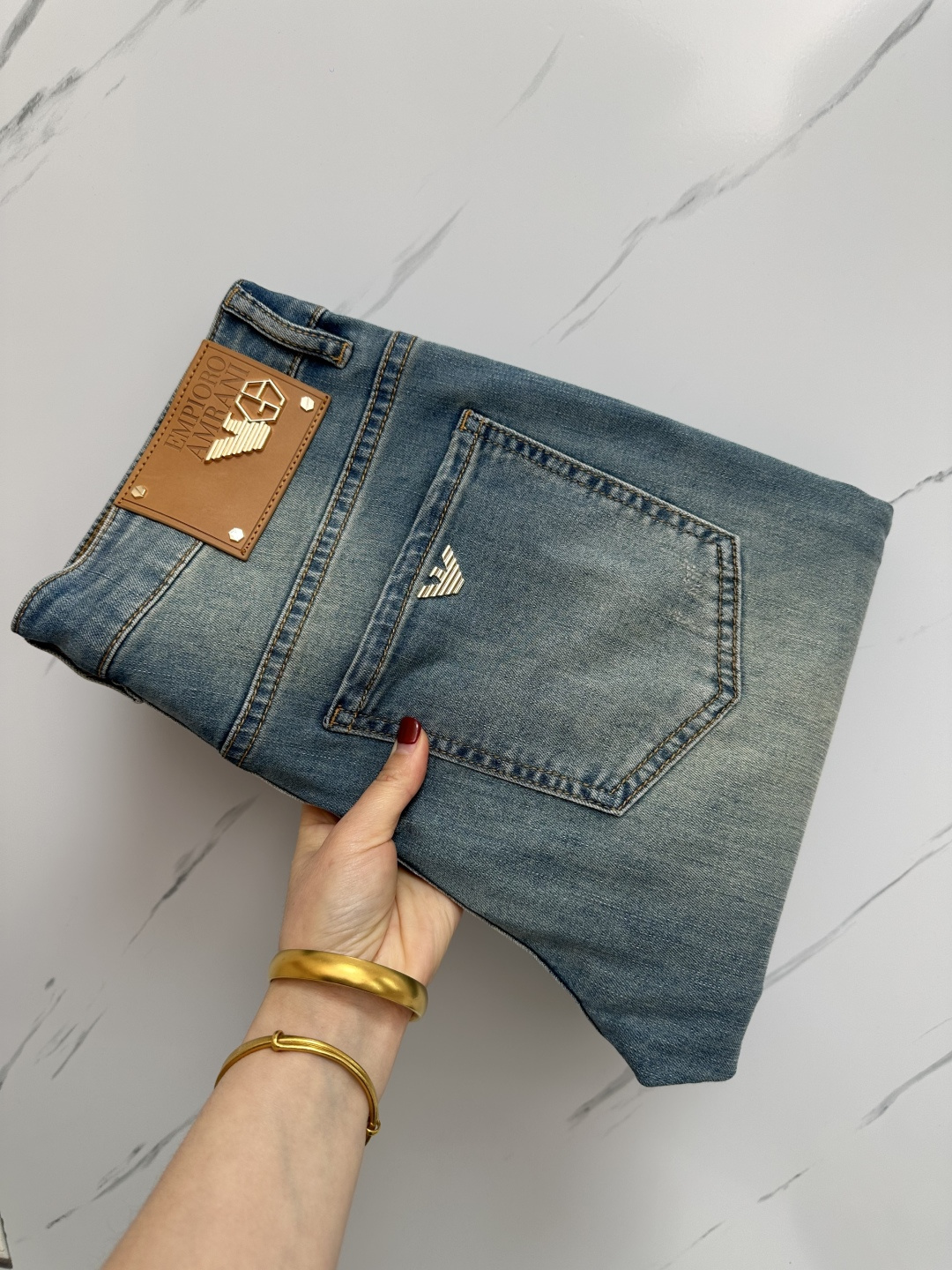 NO:128087,Amani official website counter is available at the same time, original singles are ruthless, super stylish jeans, customized original washing denim fabric, unique design, top-grade printing craft letter pattern logo, original hardware and auxiliary decoration, extremely superior jeans, the materials and craftsmanship are extremely luxurious and exquisite, extremely high-end, handsome and stylish, recommended, digits 29-38, jeans, alexander wang19860909Amani 官网专柜同步有售,原单狠货,超级有范儿的一款牛仔裤,定制原版水洗牛仔面料,独特设计,顶级印花工艺字母图案logo,原版五金辅料装饰,极为翘楚的一款牛仔裤,用料与工艺都极致奢华精湛,档次极高,上身帅气有型,推荐,码数29—38,,jeans,alexander wang,Men's clothing