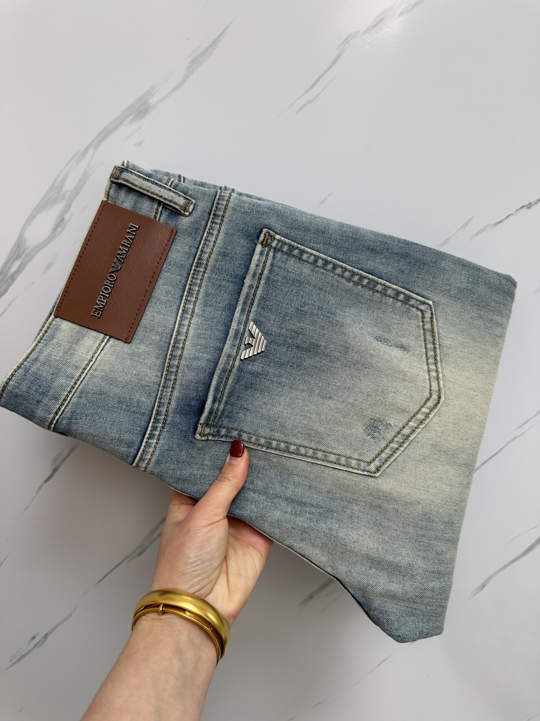 NO:140226,Amani official website counter is available at the same time, original singles are ruthless, super stylish jeans, customized original washing denim fabric, unique design, top-grade printing craft letter pattern logo, original hardware and auxiliary decoration, extremely superior jeans, the materials and craftsmanship are extremely luxurious and exquisite, extremely high-end, handsome and stylish, recommended, digits 29-38, jeans, alexander wang19860909Amani 官网专柜同步有售,原单狠货,超级有范儿的一款牛仔裤,定制原版水洗牛仔面料,独特设计,顶级印花工艺字母图案logo,原版五金辅料装饰,极为翘楚的一款牛仔裤,用料与工艺都极致奢华精湛,档次极高,上身帅气有型,推荐,码数29—38,,jeans,alexander wang,Men's clothing