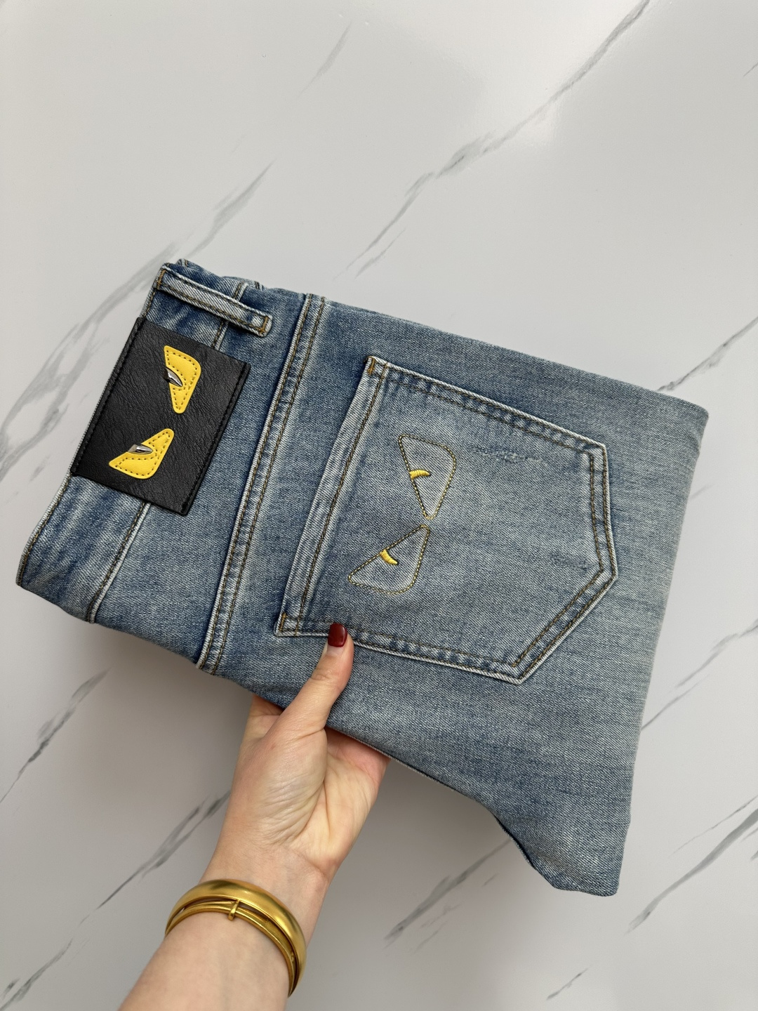 NO:140216,FD official website counter is available simultaneously, original singles, super stylish jeans, customized original washing denim fabric, unique design, top-grade printed craft letter pattern logo, original hardware and auxiliary decoration, extremely superior jeans, the materials and craftsmanship are extremely luxurious and exquisite, extremely high-end, handsome and stylish, recommended, size 29-38, jeans, alexander wang19860909FD 官网专柜同步有售,原单狠货,超级有范儿的一款牛仔裤,定制原版水洗牛仔面料,独特设计,顶级印花工艺字母图案logo,原版五金辅料装饰,极为翘楚的一款牛仔裤,用料与工艺都极致奢华精湛,档次极高,上身帅气有型,推荐,码数29—38,,jeans,alexander wang,Men's clothing