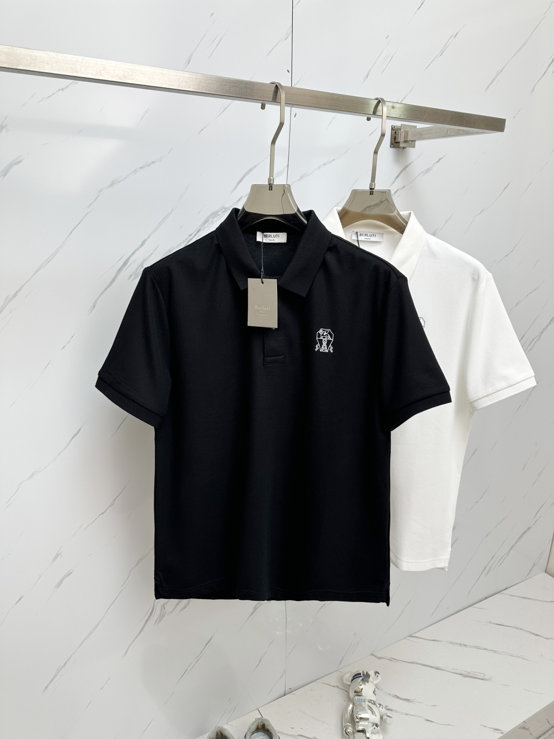 NO:448291,BER's latest and most top version of Polo shirt short sleeves, the best quality. Jade silk top production craft imported fabrics, unique design of the counter model, imported high-end custom imported feel first-class!  !  Code number M-3XL, T-shirt,alexander wang19860909BER 最新最顶级版本Polo衫短袖,最顶级的品质.玉蚕丝 顶级制作工艺进口面料,专柜款独特设计,采用进口高端订制进口手感一流！！码数M—3XL,,T-shirt,alexander wang,Men's clothing