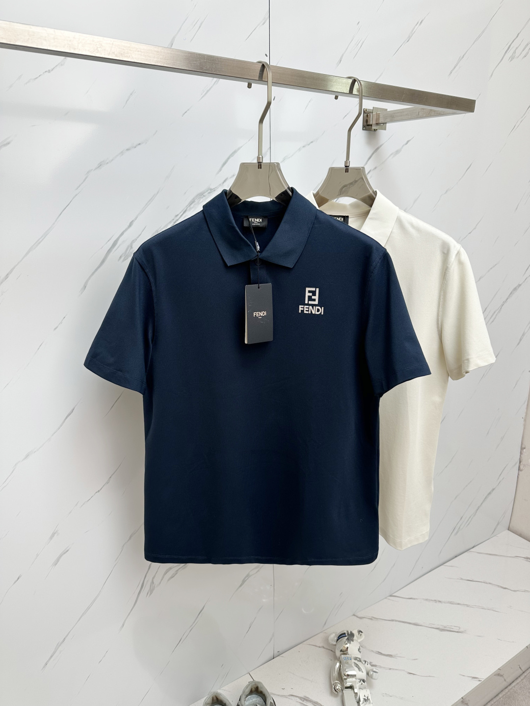 NO:448337,FD's latest and most top version of Polo shirt short sleeves, the best quality. Jade silk top production craft imported fabrics, unique design of the counter model, imported high-end custom imported feel first-class!  !  Code number M-3XL, T-shirt,alexander wang19860909FD 最新最顶级版本Polo衫短袖,最顶级的品质.玉蚕丝 顶级制作工艺进口面料,专柜款独特设计,采用进口高端订制进口手感一流！！码数M—3XL,,T-shirt,alexander wang,Men's clothing