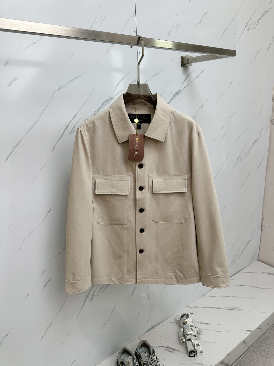 NO:125303,A hot spring product!  The main recommendation of the 2025ss early spring new jacket jacket is comfortable and comfortable, slim and lazy, and combined with clean and simple colors, it is particularly pleasing to look at. It is suitable for daily wear~ I love to launch sports items that embellish and energetic to welcome the arrival of the warm season. Size M-3XL H2025 new model is launched,, jackets & coats, jackets & coats, alexander wang19860909开春爆款！ 主推2025ss早春新款发布夹克外套,穿上就是舒适自在又显瘦的存在,慵懒而随性,结合干净简单的色系就特别耐看,适合日常穿着~倾情推出缀饰活力的运动单品,迎接温暖季节的到来. 尺码M-3XL H2025新款首发,,jackets & coats,jackets & coats,alexander wang,Men's clothing