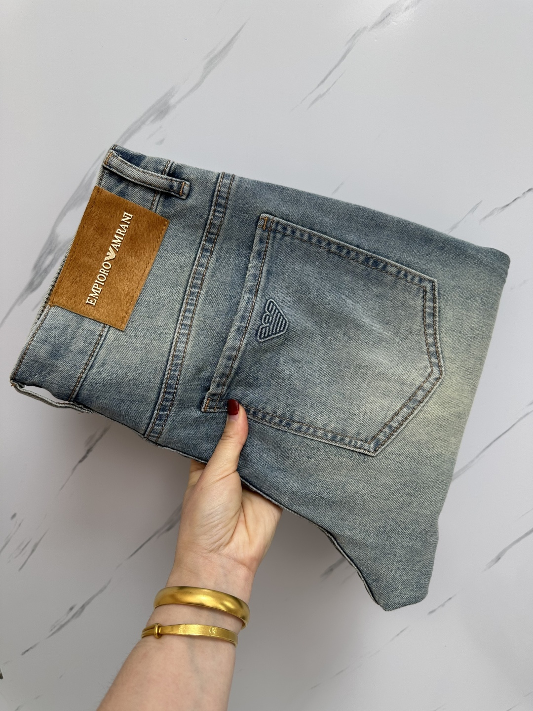 NO:126740,Amani official website counter is available at the same time, original singles are ruthless, super stylish jeans, customized original washing denim fabric, unique design, top-grade printing craft letter pattern logo, original hardware and auxiliary decoration, extremely superior jeans, the materials and craftsmanship are extremely luxurious and exquisite, extremely high-end, handsome and stylish, recommended, digits 29-38, jeans, alexander wang19860909Amani 官网专柜同步有售,原单狠货,超级有范儿的一款牛仔裤,定制原版水洗牛仔面料,独特设计,顶级印花工艺字母图案logo,原版五金辅料装饰,极为翘楚的一款牛仔裤,用料与工艺都极致奢华精湛,档次极高,上身帅气有型,推荐,码数29—38,,jeans,alexander wang,Men's clothing