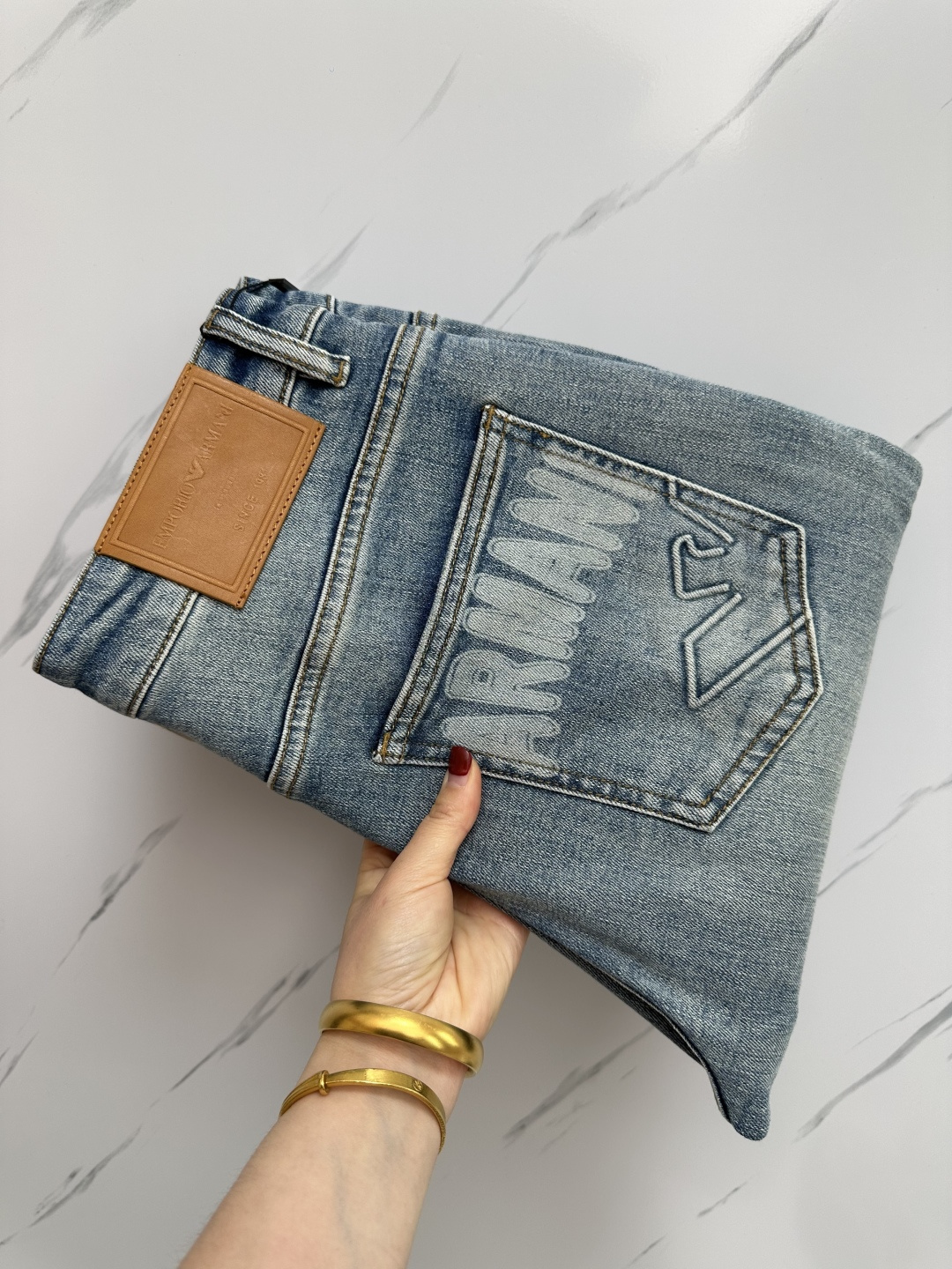 NO:126730,Amani official website counter is available at the same time, original singles are ruthless, super stylish jeans, customized original washing denim fabric, unique design, top-grade printing craft letter pattern logo, original hardware and auxiliary decoration, extremely superior jeans, the materials and craftsmanship are extremely luxurious and exquisite, extremely high-end, handsome and stylish, recommended, digits 29-38, jeans, alexander wang19860909Amani 官网专柜同步有售,原单狠货,超级有范儿的一款牛仔裤,定制原版水洗牛仔面料,独特设计,顶级印花工艺字母图案logo,原版五金辅料装饰,极为翘楚的一款牛仔裤,用料与工艺都极致奢华精湛,档次极高,上身帅气有型,推荐,码数29—38,,jeans,alexander wang,Men's clothing