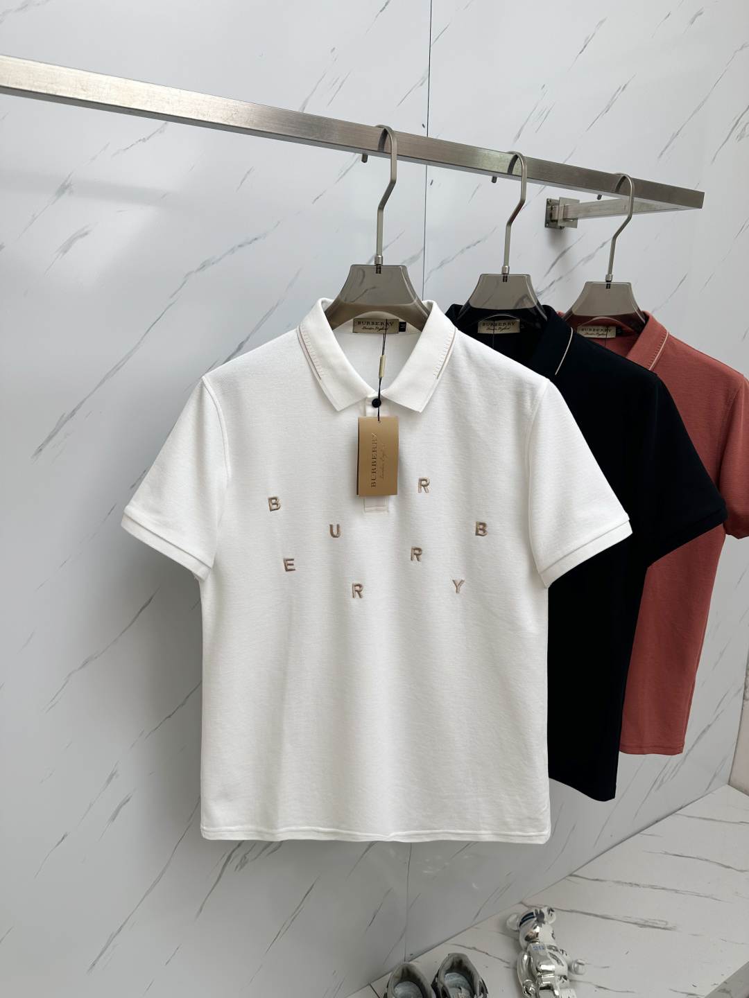 NO:134698,BURB's latest and most top version of Polo shirt short sleeves, the best quality. Jade silk top production process imported fabrics, unique design of the counter model, imported high-end custom imported feel first-class!  !  Code number M-3XL, burberry, T-shirt, alexander wang19860909BURB 最新最顶级版本Polo衫短袖,最顶级的品质.玉蚕丝 顶级制作工艺进口面料,专柜款独特设计,采用进口高端订制进口手感一流！！码数M—3XL,,burberry,T-shirt,alexander wang,Men's clothing