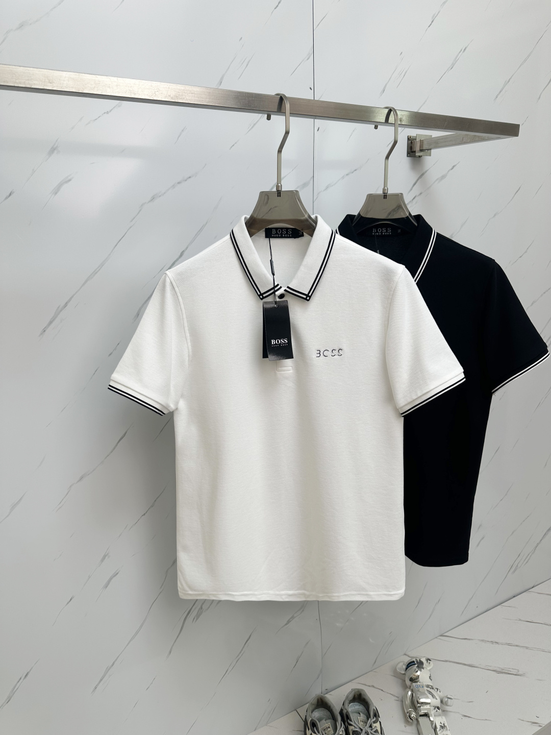 NO:134699,BOS The latest and most top version of Polo shirt short sleeves, the top quality. Jade silk top production process imported fabrics, unique design of the counter model, imported high-end custom imported feel first-class!  !  Code number M-3XL, T-shirt,alexander wang19860909BOS 最新最顶级版本Polo衫短袖,最顶级的品质.玉蚕丝 顶级制作工艺进口面料,专柜款独特设计,采用进口高端订制进口手感一流！！码数M—3XL,,T-shirt,alexander wang,Men's clothing