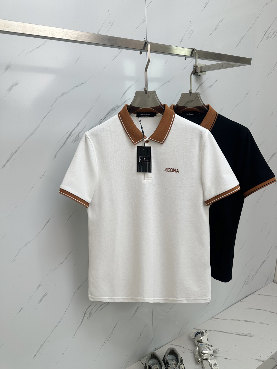 NO:134700,Jenia's latest and most top version of Polo shirt short sleeves, the top quality. Jade silk has the best production process imported fabrics, unique design of the counter model, imported high-end custom imported feel first-class!  !  Code number M-3XL, zegna, T-shirt, alexander wang19860909杰尼亚 最新最顶级版本Polo衫短袖,最顶级的品质.玉蚕丝 顶级制作工艺进口面料,专柜款独特设计,采用进口高端订制进口手感一流！！码数M—3XL,,zegna,T-shirt,alexander wang,Men's clothing