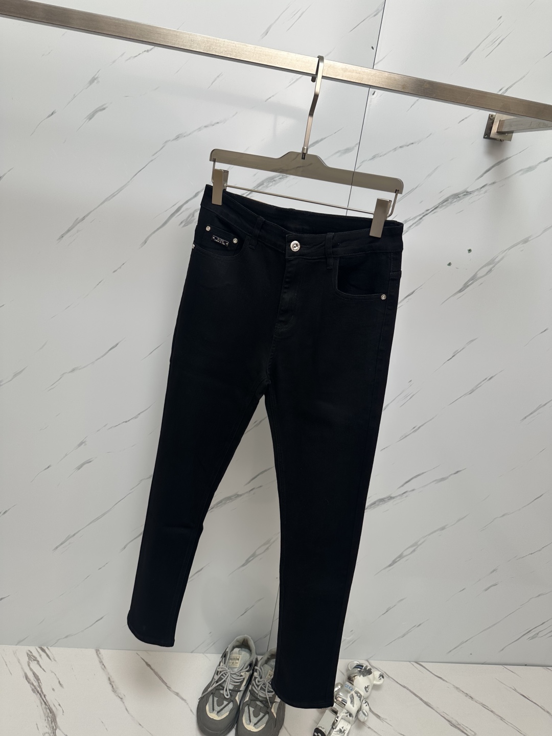 Gucci Black Wash Denim Jeans with Signature Logo and Hardware Details 7 cmp i1741435731907 247 0 5