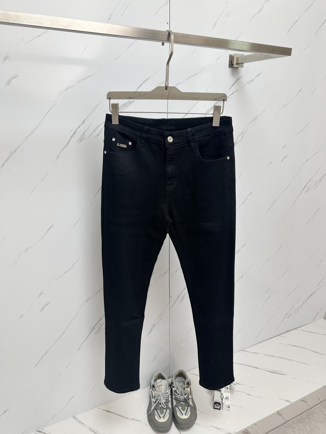 Gucci Black Wash Denim Jeans with Signature Logo and Hardware Details 4 cmp i1741435733031 4749 0 2